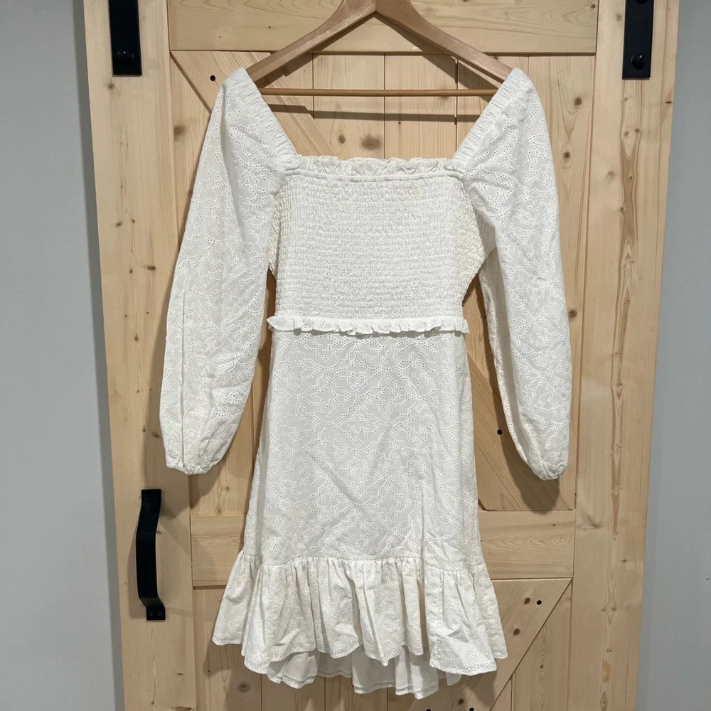 Gently Used Veronica Beard Denise Smocked Dress in White, Size 10. - Picture 2 of 8